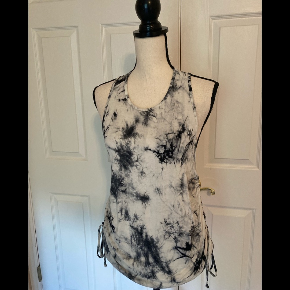 BNWT Tie dye black and white top from Ella Blue size large